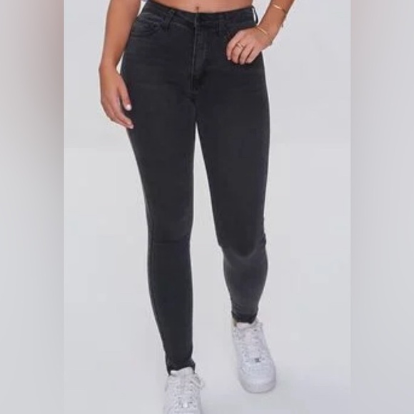 Forever 21 Mid-Rise Skinny Jeans - Picture 4 of 4